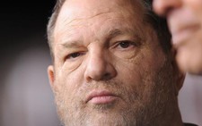 ‘Yêu râu xanh’ Harvey Weinstein bị thêm tố cáo cấp độ cao hơn