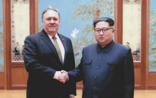 Ông Kim Jong Un cười phá khi ngoại trưởng Mỹ đùa 'vẫn tìm cách giết...'