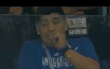 Clip Maradona phản ứng sau khi Argentina thua đậm, chia sẻ mạnh
