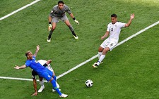 VAR, trọng tài Việt không thích điều này