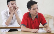 Thí sinh bắt đầu làm bài ngoại ngữ thi THPT quốc gia