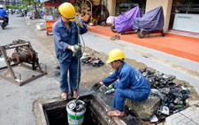 Vứt rác xuống cống là tự mình hại mình