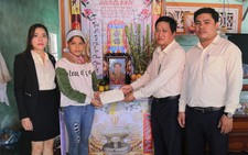 Bạn đọc hỗ trợ cô học trò đeo hai vòng tang đi thi 50 triệu đồng