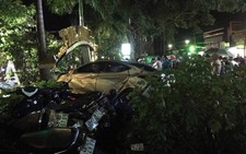 Xe hơi mất lái lao vào quán cà phê, hai nữ sinh thiệt mạng