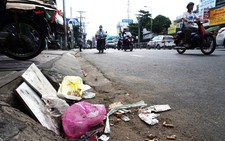 Vứt rác xuống cống, phải phạt thật nặng!