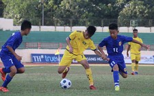 Cầu thủ U13 phải thi đấu dưới thời tiết 40 độ C