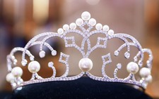 Á hậu Hoàn vũ VN 2017 cũng có vương miện tiền tỉ