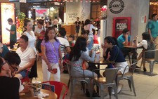 Sinh viên chọn làm thêm, hi sinh thời gian nghỉ Tết