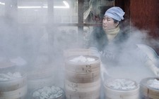 Thưởng thức bánh bao hấp Hàn Quốc