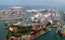 Vụ ăn cắp dầu triệu đô ở Singapore: Thêm 1 người Việt bị truy tố