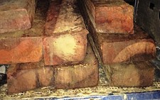 Cảnh sát truy đuổi, tài xế bỏ ô tô chở gỗ lậu tháo chạy
