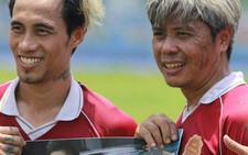 Khải Hưng mong đường tắc - Bình Minh kiếm show bù vé máy bay