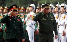 Liệu VN có thể không vướng trong quan hệ với Mỹ và Nga?