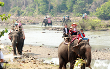 Lo thủy điện 