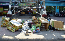 Rác chất cao tại khu dân cư