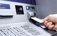 Chuyển đổi thẻ ATM làm bằng thẻ từ sang thẻ chip