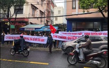 Hàng trăm khách hàng vây công ty bất động sản đòi đất