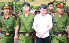 Bán mình cho 'quỷ' vì đam mê cờ bạc