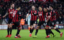 Chelsea thảm bại trên sân Vitality