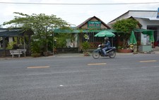 Khởi tố người đàn ông dùng kéo đâm chết người tình của vợ