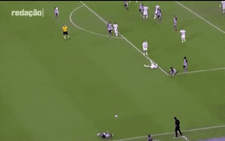 Video: Ăn vạ thế này thì Neymar phải gọi bằng... 'sư phụ'!