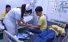 Gần 50 công nhân nhập viện nghi ngộ độc sau bữa cơm tăng ca