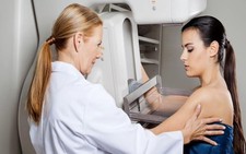 Đừng trì hoãn phẫu thuật ung thư vú ở giai đoạn sớm, rất sớm