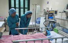 Hoa hậu Đỗ Mỹ Linh đem 300 triệu tặng viện phí cho em bé ghép tim