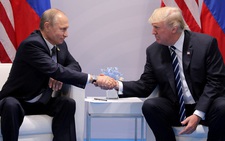Ông Putin mời ông Trump thăm Nga dịp phô diễn khí tài quân sự