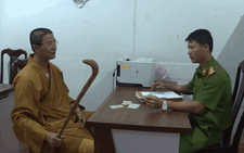 Video: Khởi tố sư thầy đập vỡ kính xe ô tô của người đi đường