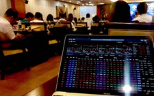 VN-Index lao dốc cùng chứng khoán Mỹ - Trung