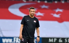 HLV U22 Singapore: 'Cầu thủ của tôi phải đi làm, đi học và chỉ tập vào tối muộn'