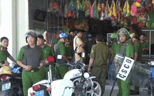 Video: Bắt đối tượng đập phá ôtô, chém thanh tra giao thông bị thương