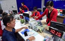 Cảnh báo ngân hàng 'ép' khách hàng vay vốn mua bảo hiểm nhân thọ