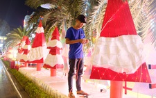 Tưng bừng không khí mua sắm, trang trí Giáng sinh