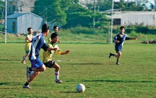 Khi con trẻ mê trái bóng
