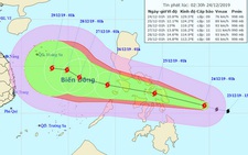 Bão Phanfone vào gần Biển Đông