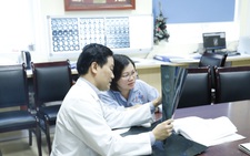 Mẹ ung thư dừng điều trị để sinh con chấp nhận khối u di căn lên não