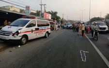 Xe cứu thương từ thiện tông chết người đi bộ trên đường