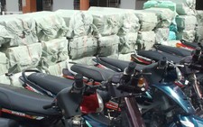 Đồng loạt triệt xóa nhiều điểm tàng trữ thuốc lá lậu ‘khủng’
