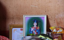 Xóm nghèo tang thương lo hậu sự cho 3 bà cháu mò ốc chết đuối