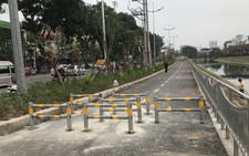 Chống xe máy vào đường người đi bộ, Hà Nội dựng ba lớp rào chắn
