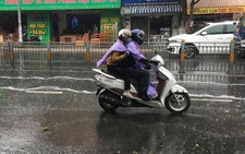 Tuần này mưa dông nhưng Nam Bộ vẫn nóng, TP.HCM 36-37 độ C