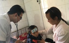 Bác sĩ về huyện nghèo, bệnh nhi hạn chế 'ở 7 ngày, uống kháng sinh'