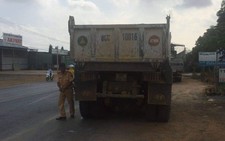 Hai cha con bị xe ben tông chết