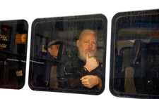 Ông trùm WikiLeaks bị bắt, vì sao?