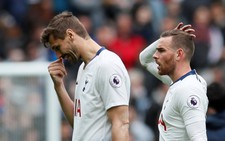 Tottenham thua trận đầu tiên trên sân mới