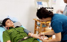 Chiến sỹ công an hiến máu cứu sống một bệnh nhân