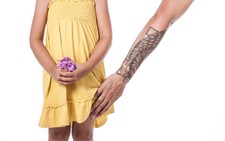 'Hôm nay con làm những gì, gặp những ai?'