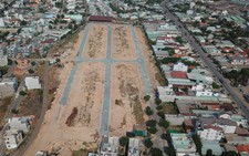 Dỡ đường ray, lấy đất phân lô bán nền